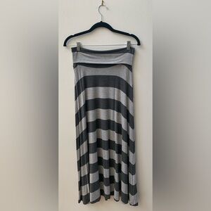 SZ S Gap Gray Striped  Maxi Skirt